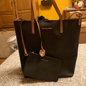 AUTHENTIC Michael Kors Tote